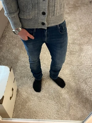 Replay anbass jeans  - Replay Jeans | skick 9/10 | Storlek 31/32 | Pris - 499kr | Modellen är ca 179cm lång | Hör av dig vid minsta fråga eller fundering!!