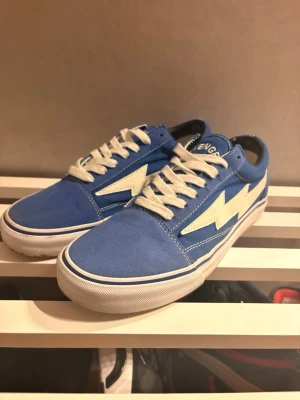 Revenge x storm  - Asfeta och unika revenge x storm skor. 9/10 skick, däremot ingen box.