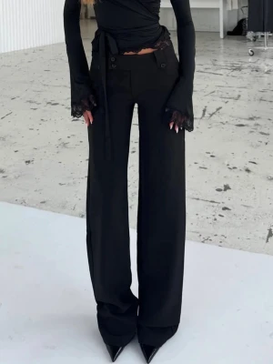 Svarta low waist kostym byxor  - Helt nya svarta TALL low waist kostymbyxor i storlek S från Venderbys 