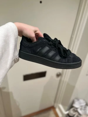 Svarta Campus - Svarta campus i strl 38.5, använda 5 gr!