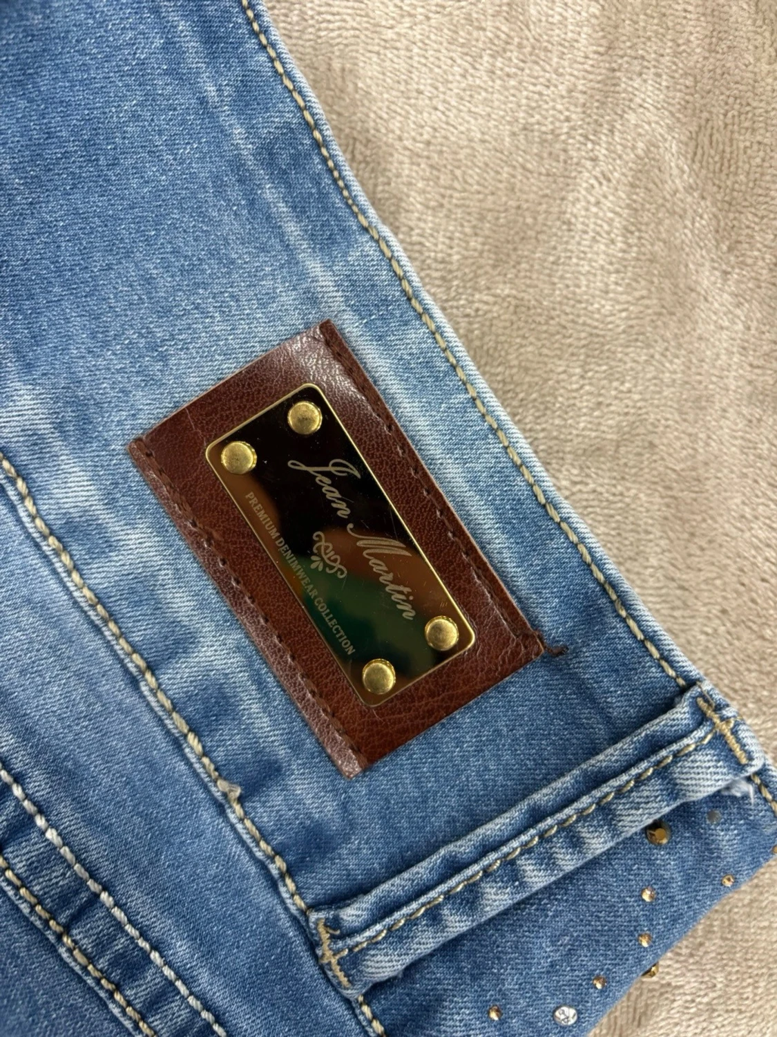Blå bootcut jeans med nitar - 2