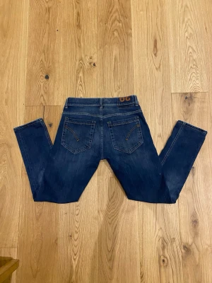 Dondup George - Mörkblåa dondups.