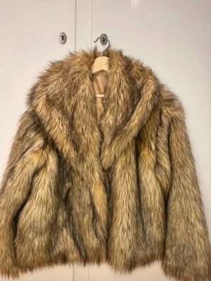 Päls kappa - Pälskappa som är knappt använd 