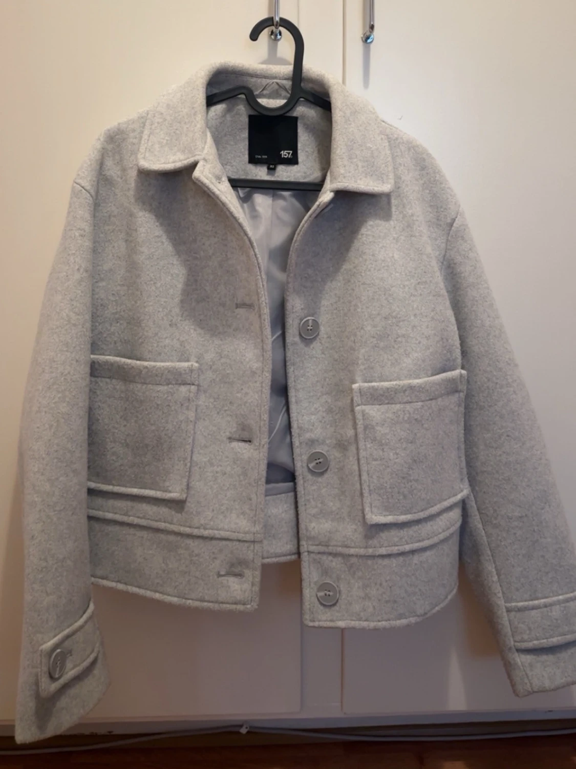 Ljusgrå ulljacka från 157 - 1