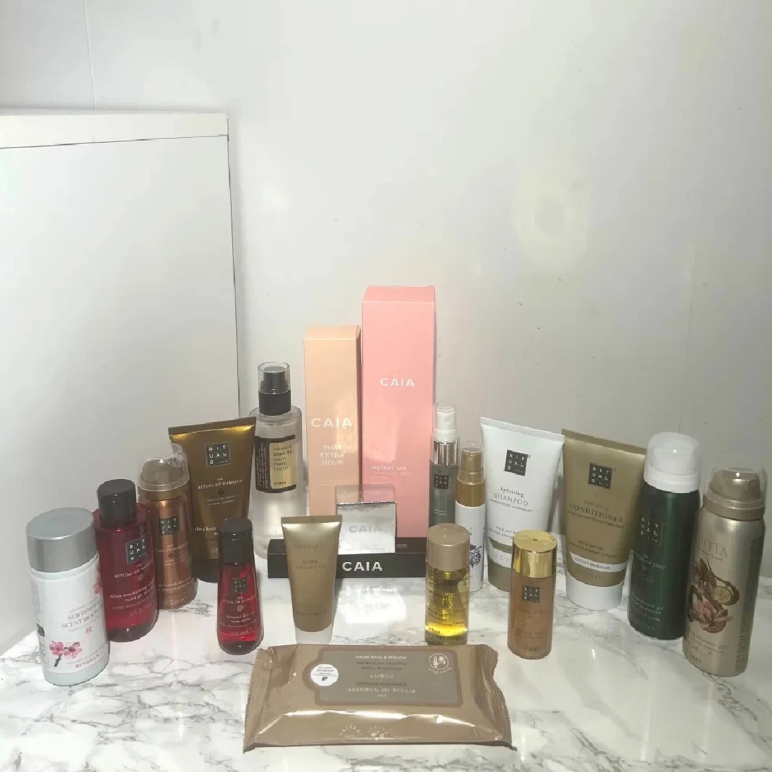 Stort sminkpaket från CAIA & Rituals - 1