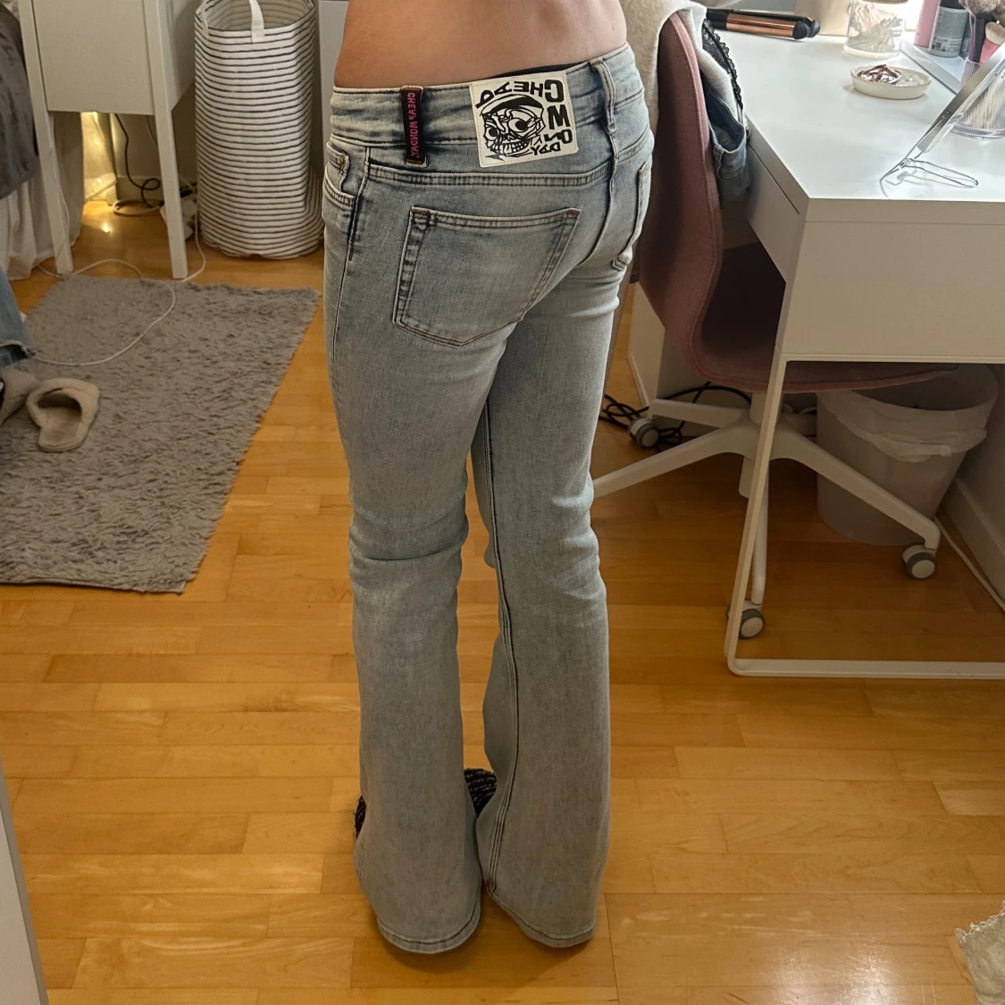 Ljusblå bootcut jeans från Cheap Monday - 1