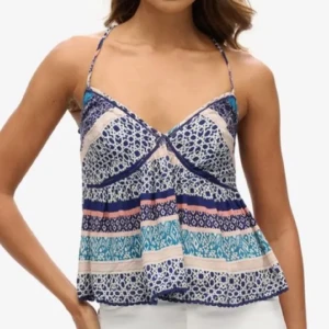 Jätte fint line⭐️ - Hej! Säljer nu ett linne från supetday tror jag de hittar i storlek 36!🌟 säljer då de e lite för litet för mig upp till! ❤️ använd lite så finns inga tecken på den ❤️ kan gå ner i pris vid snabb affär. Köpt för 450kr i Italien 