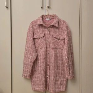 VRS rosa tweed överskjorta - Beskrivning kommer inom kort...