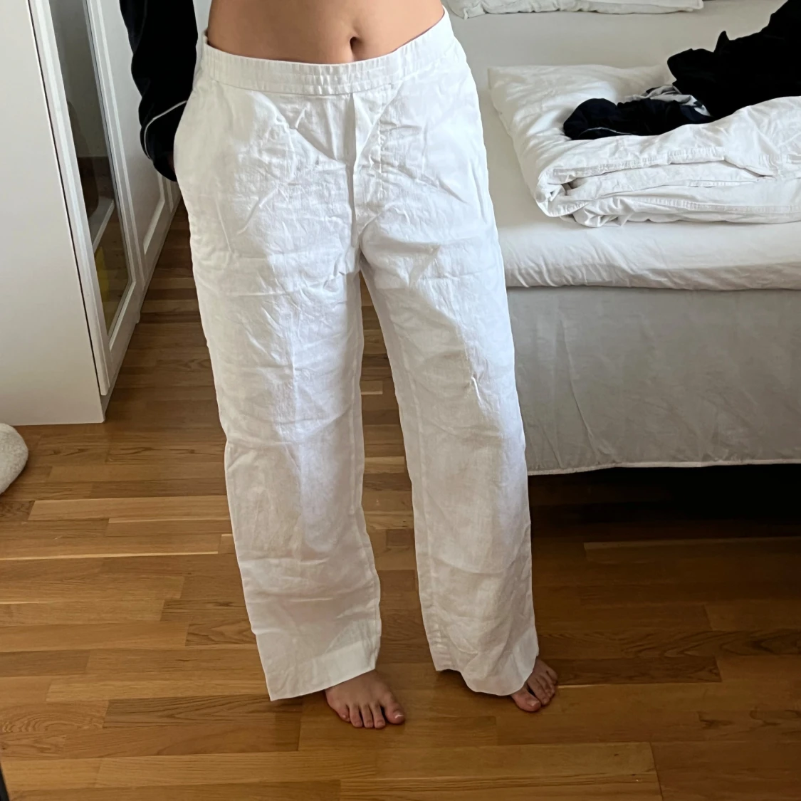 Vita linnebyxor från COS, strl 36 - 1