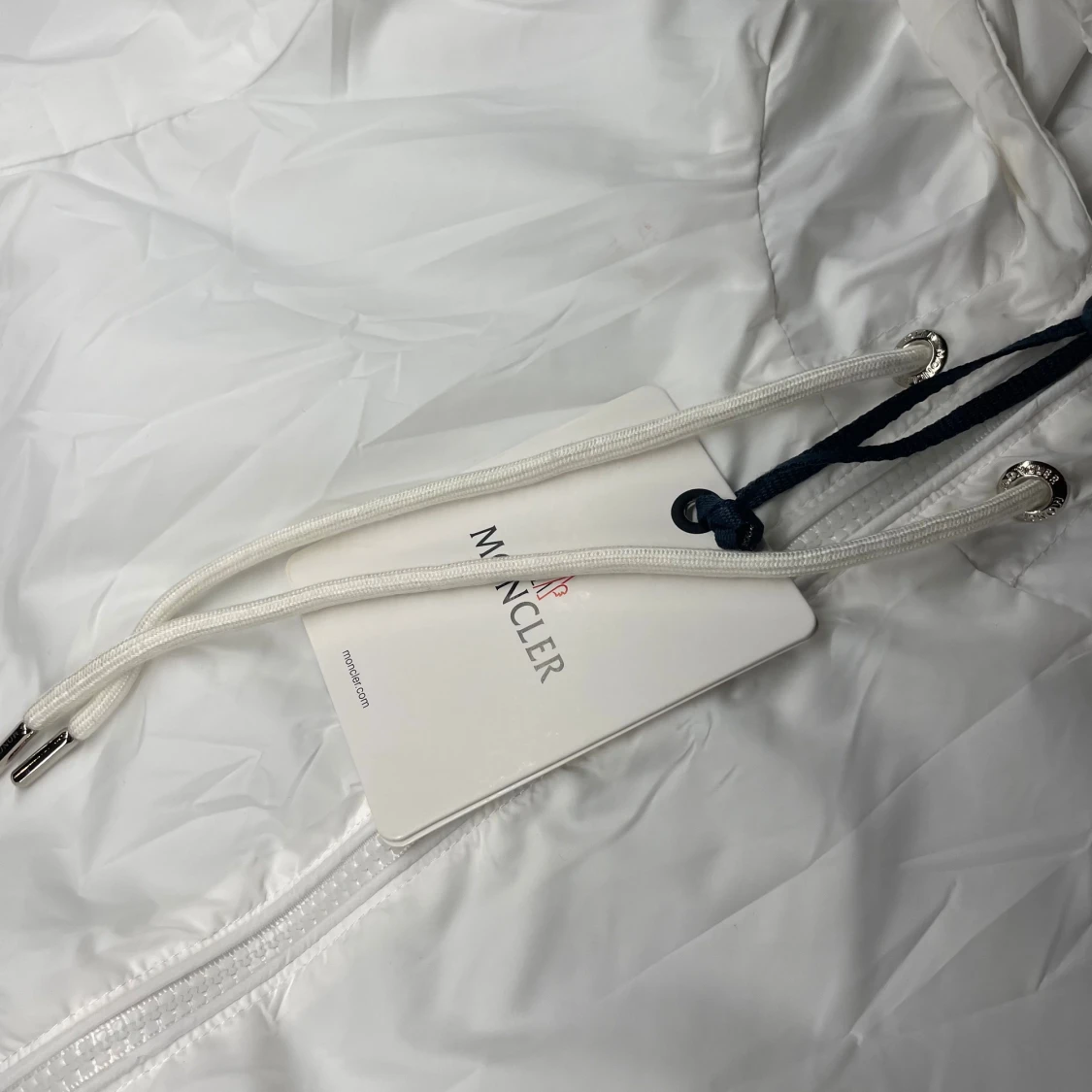 Vit vindjacka med huva - 2