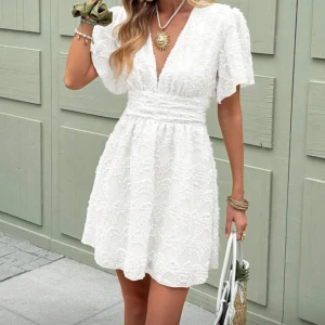 studentklänning  - Aldrig använd! Bilder tagna från en video. 💞