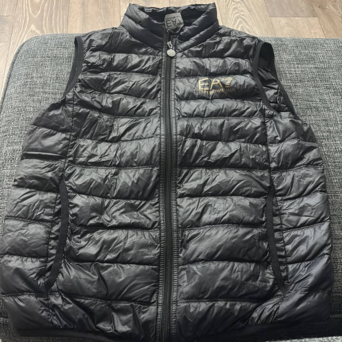 Svart dunväst från EA7 Emporio Armani