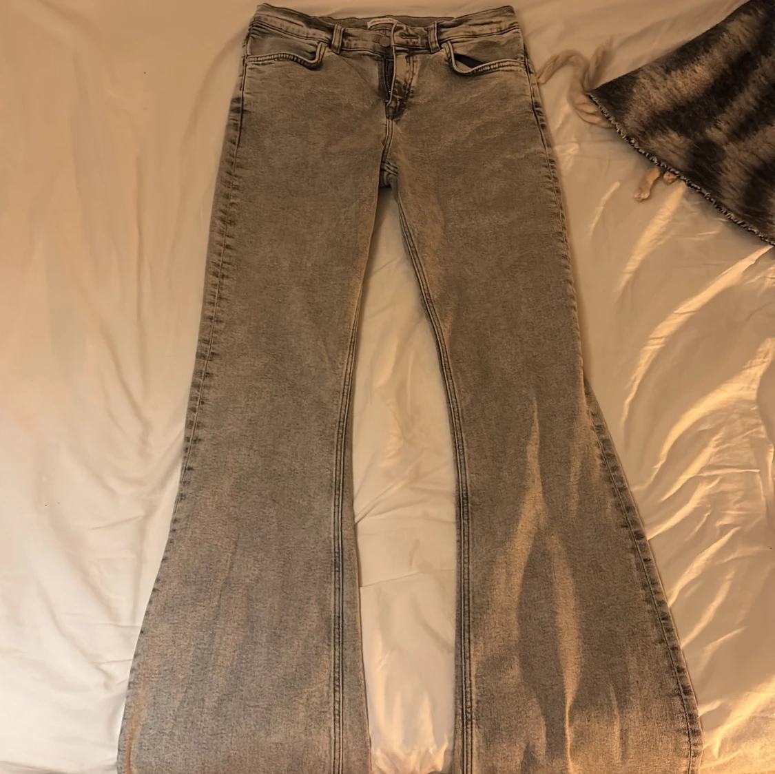 Grå bootcut jeans från GANT