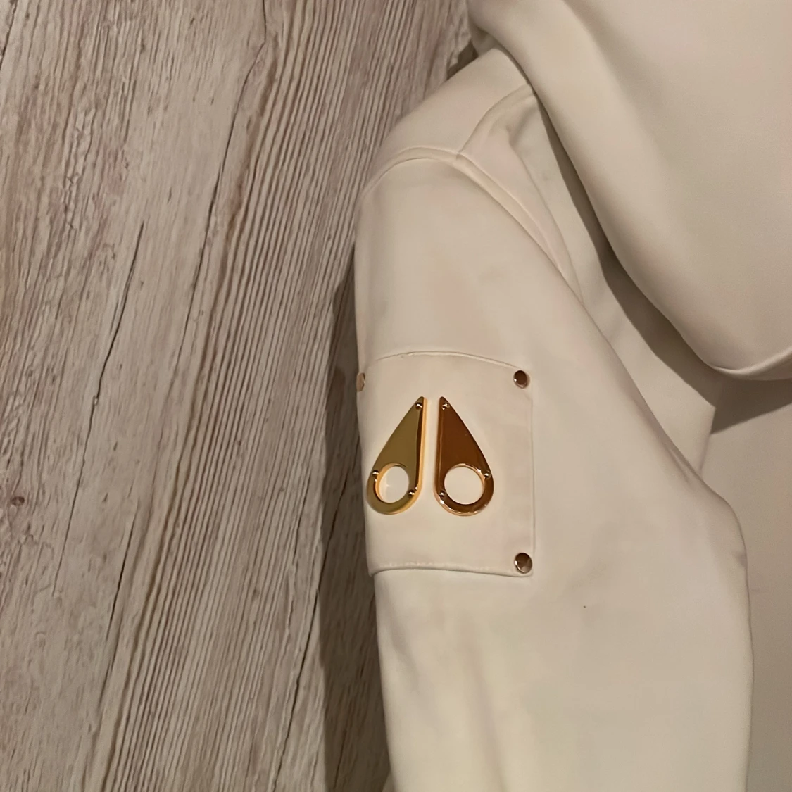 Vit hoodie från Moose Knuckles - 2