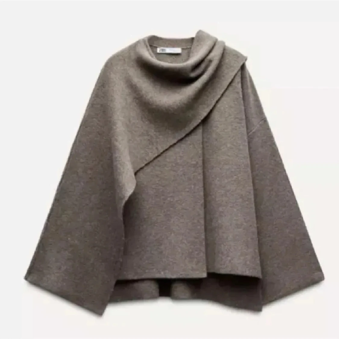 Beige cape kappa från Zara - 1