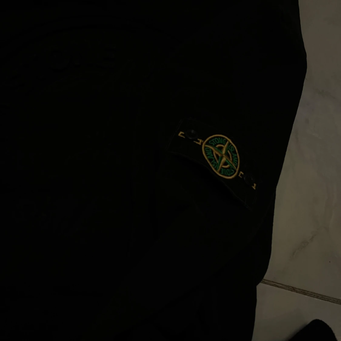 Svart sweatshirt - 1