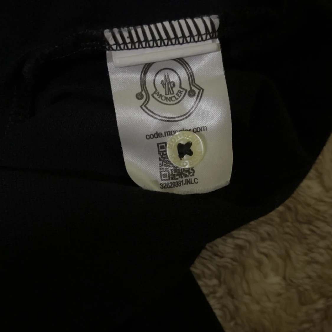 Svart Moncler pikétröja med logga - 2