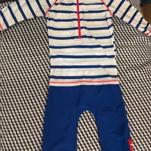 Badoverall - Helt ny från swimpy storlek 98-104
