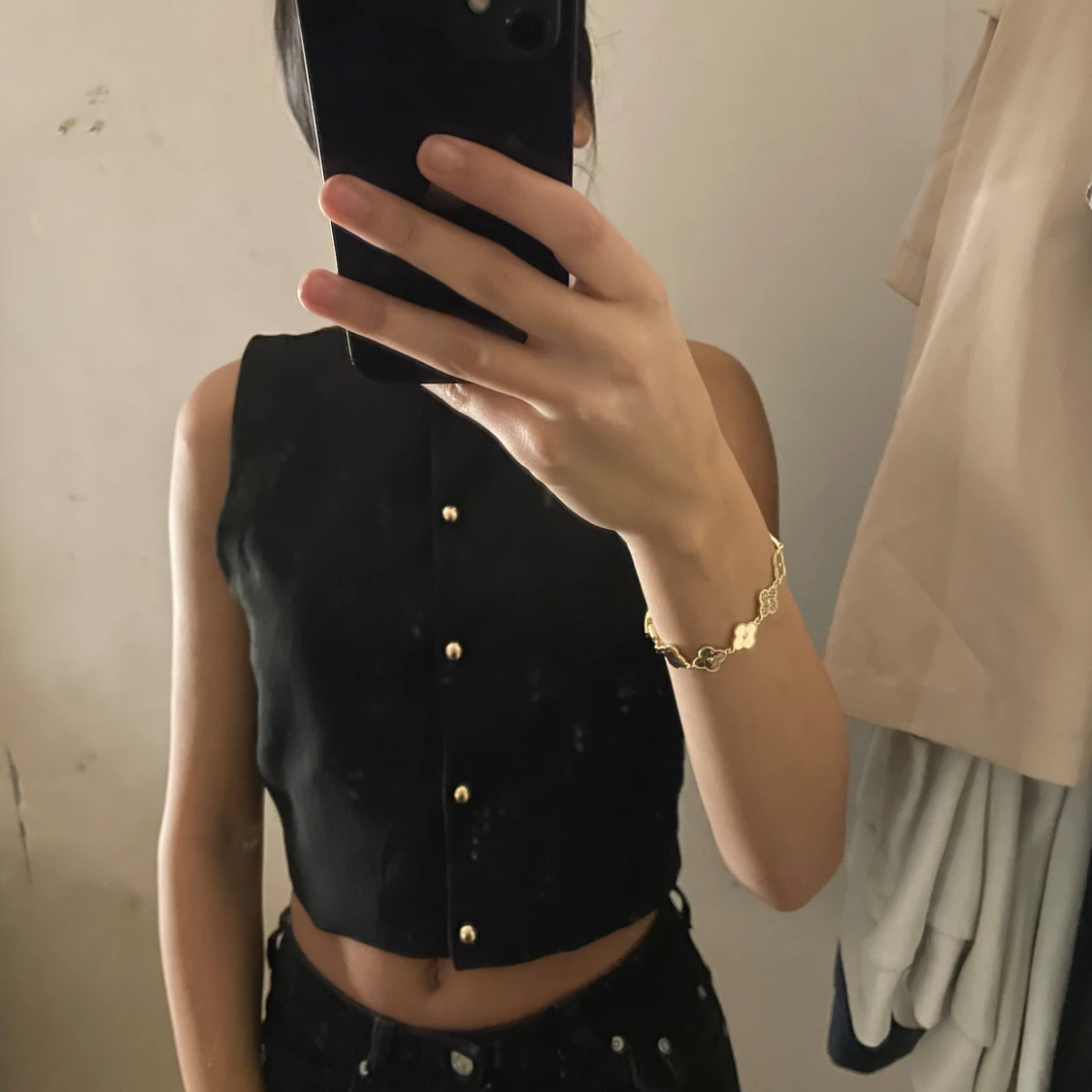 Svart croppad väst med knappar - 1