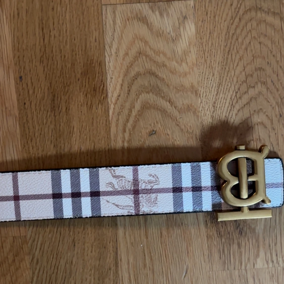 Burberry rutigt bälte med B-spänne - 1