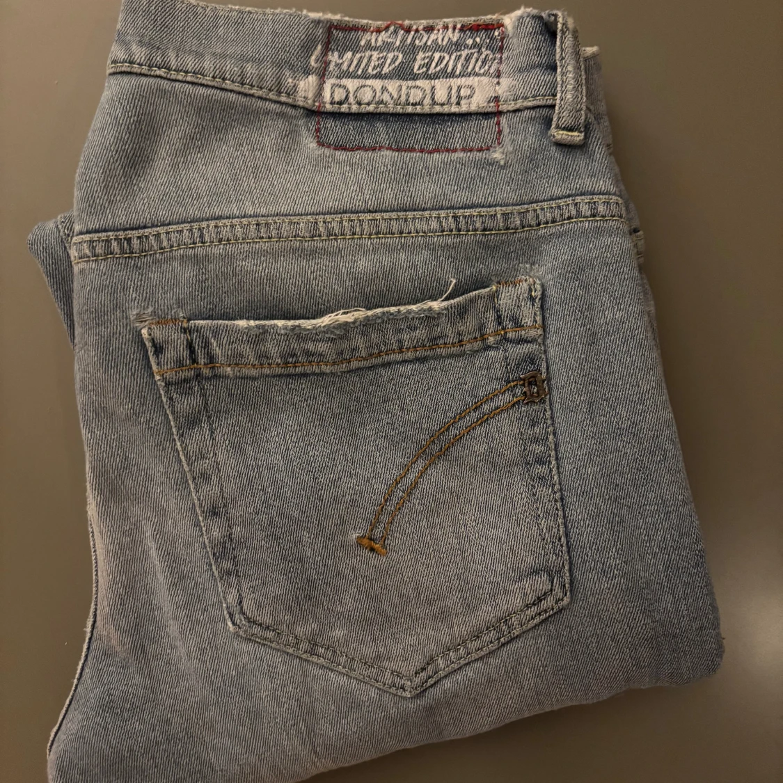 Ljusblå jeans från Dondup