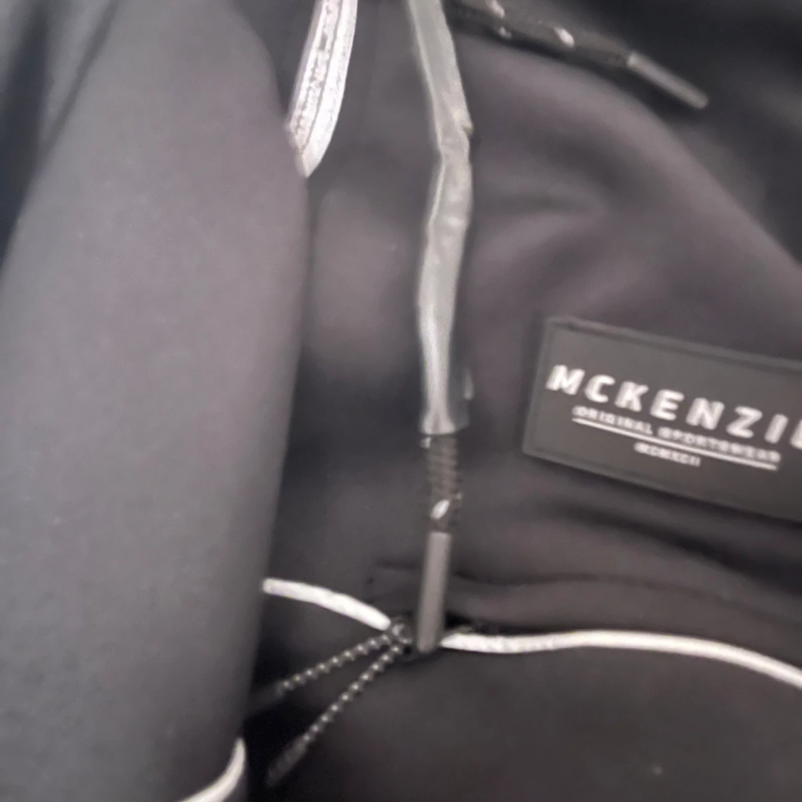 Svart vindjacka från McKenzie - 1