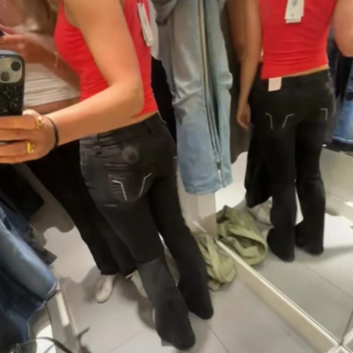 Svarta bootcut jeans med detaljer - 1