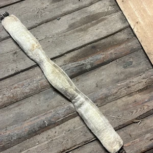 Sadelgjord med fluff - I storlek full behöver en tvätt men hel annars