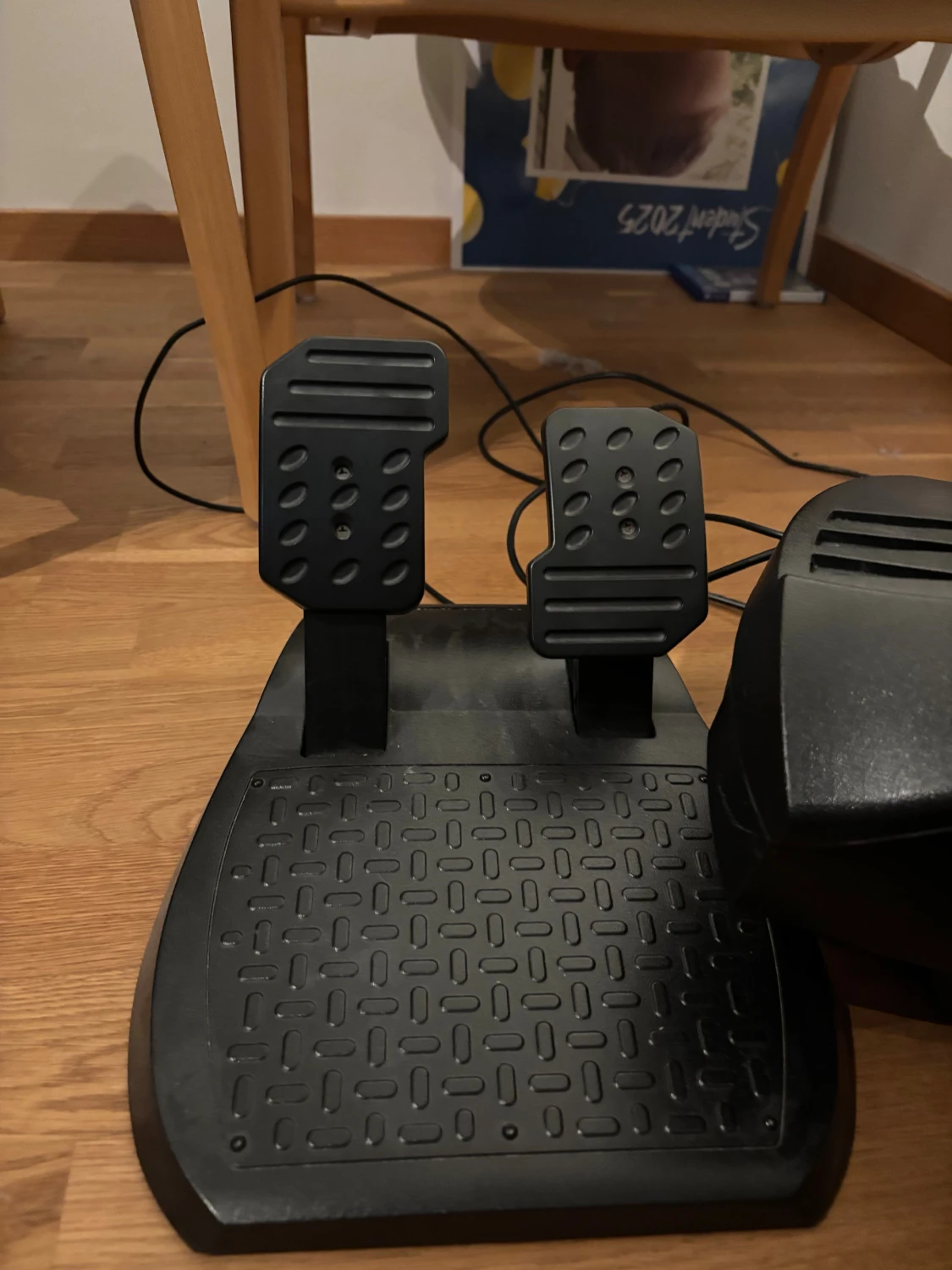 Thrustmaster Ferrari Racing Wheel - 1