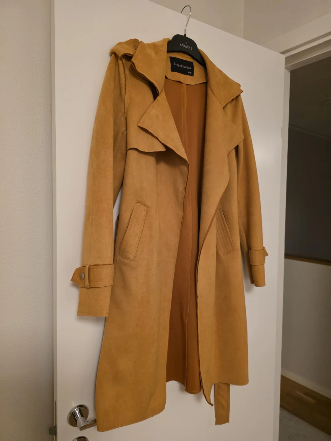 Beige trenchcoat från King of Fashion - 2