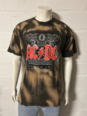 T-shirt ACDC XL - Helt ny T-shirt med ACDC. Storlek XL.