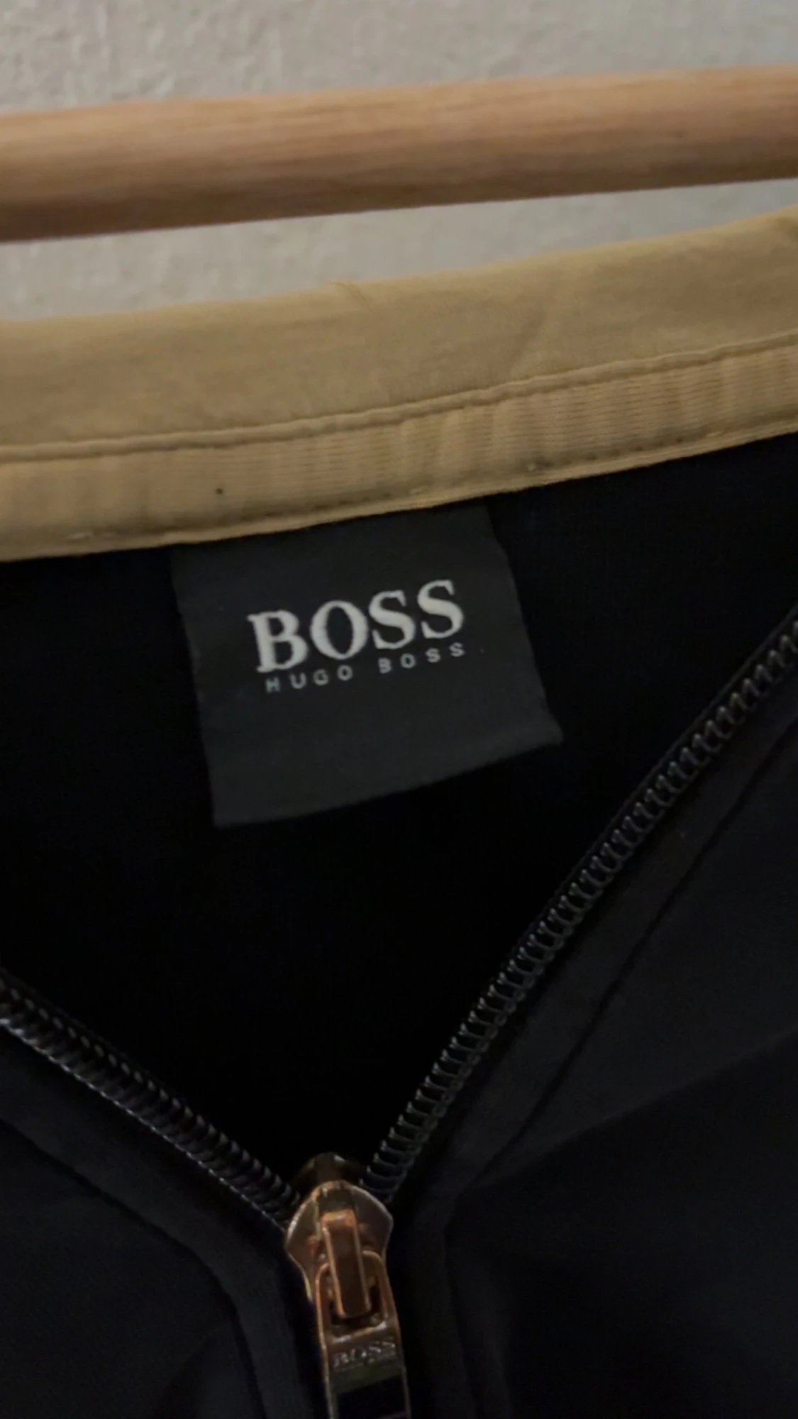 Svart kofta från Hugo Boss - 2