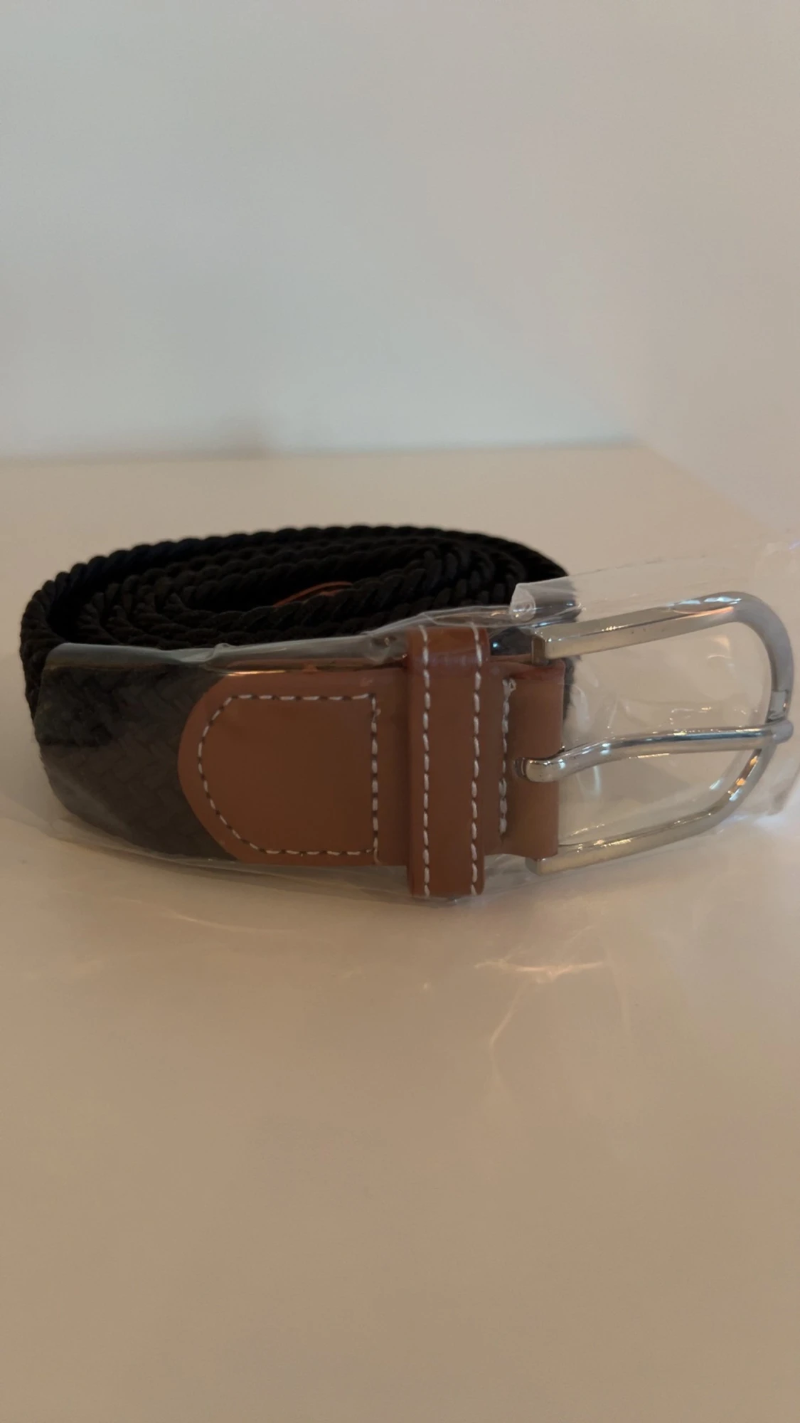 Svart flätat bälte