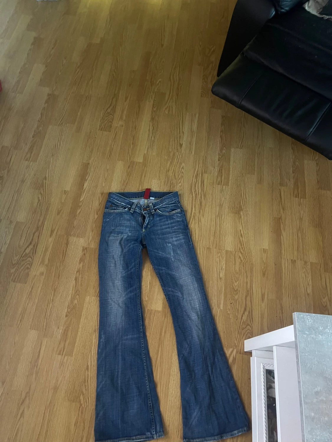 Blå bootcut jeans H&M
