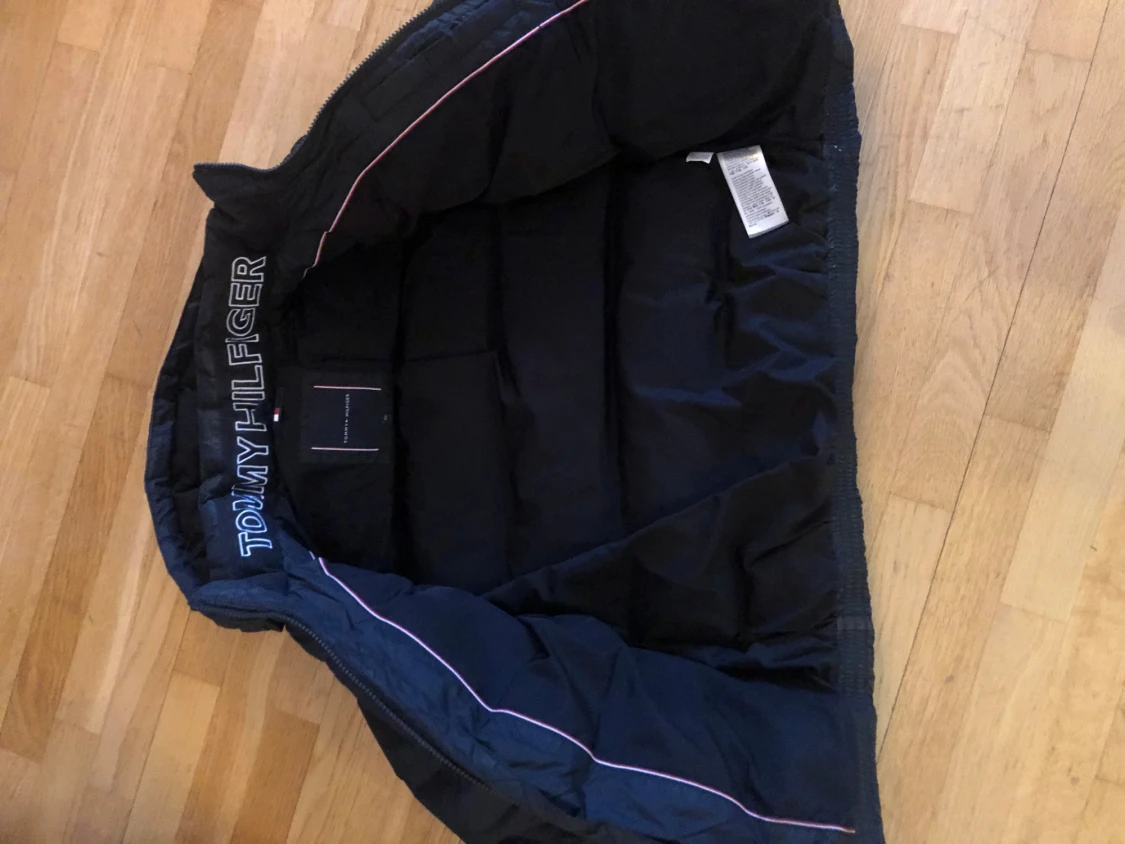 Tommy Hilfiger dunjacka strl 152 - 1