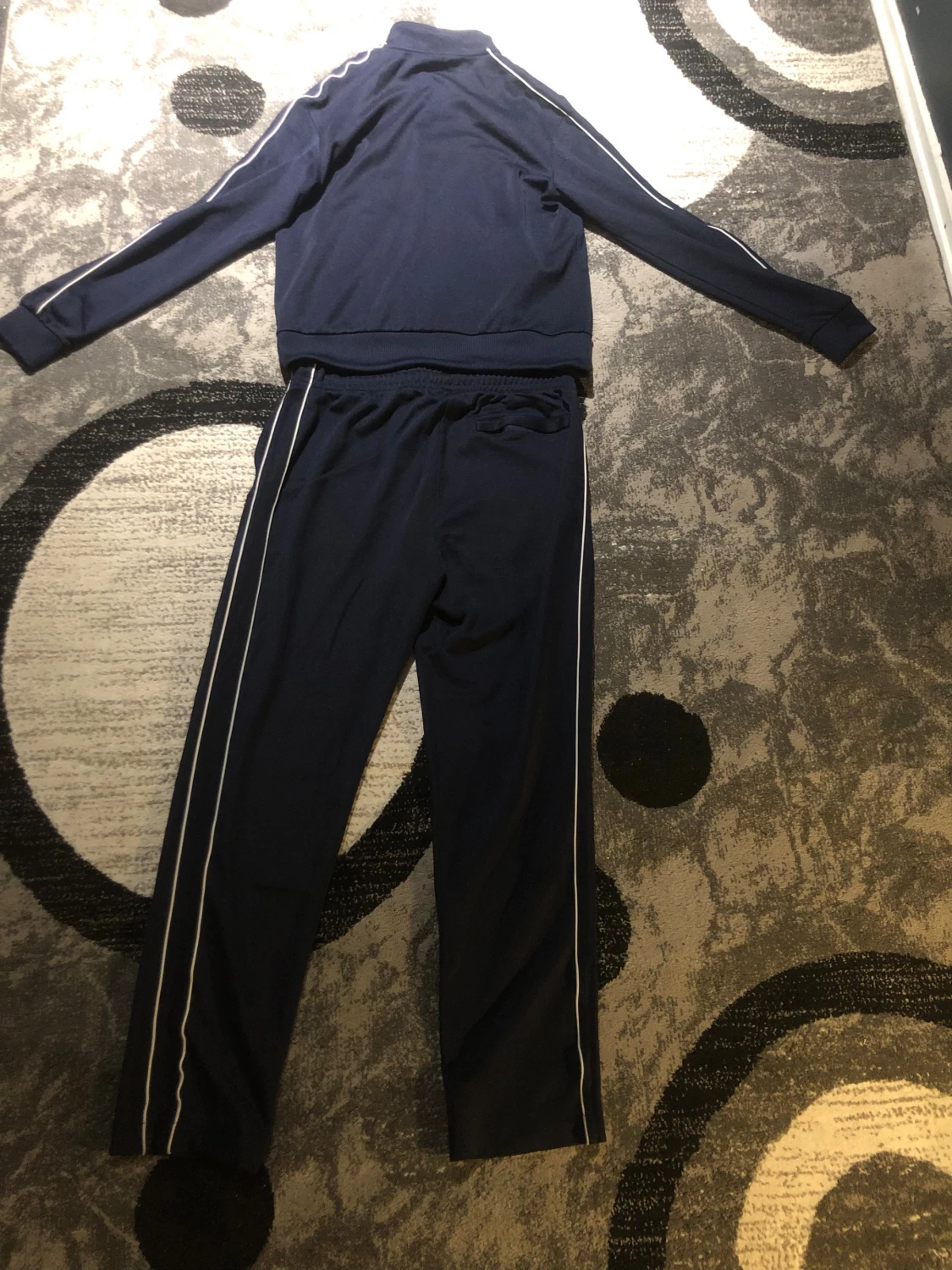 Mörkblå träningsbyxor från Lacoste - 3