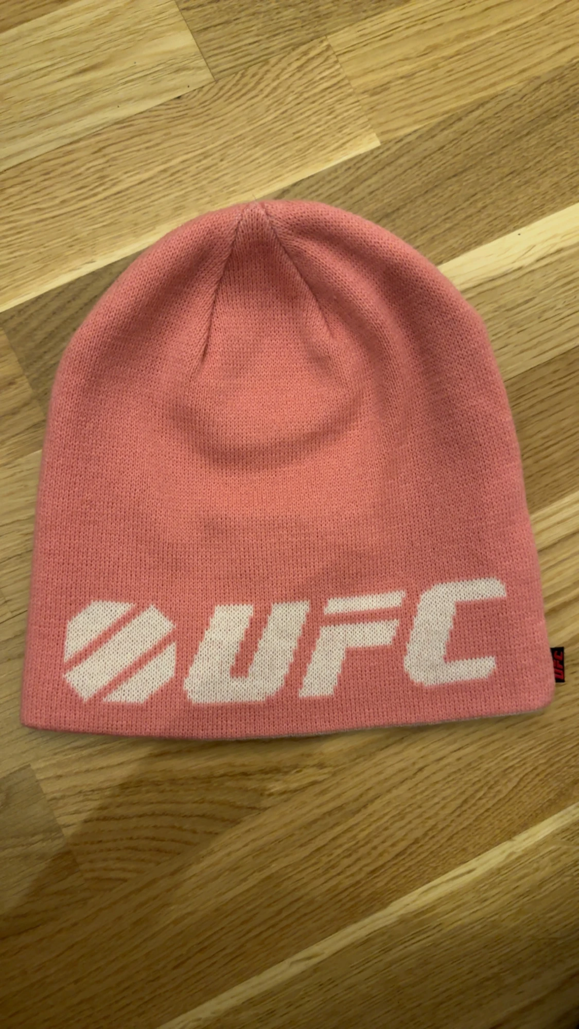Äkta UFC merch pink beanie / rosa mössa - 5