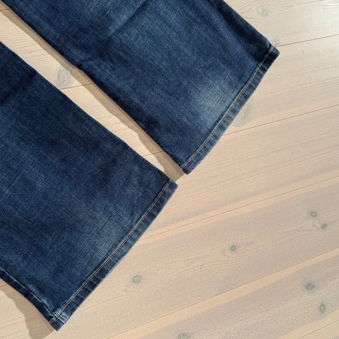 Low bootcut jeans  - 6