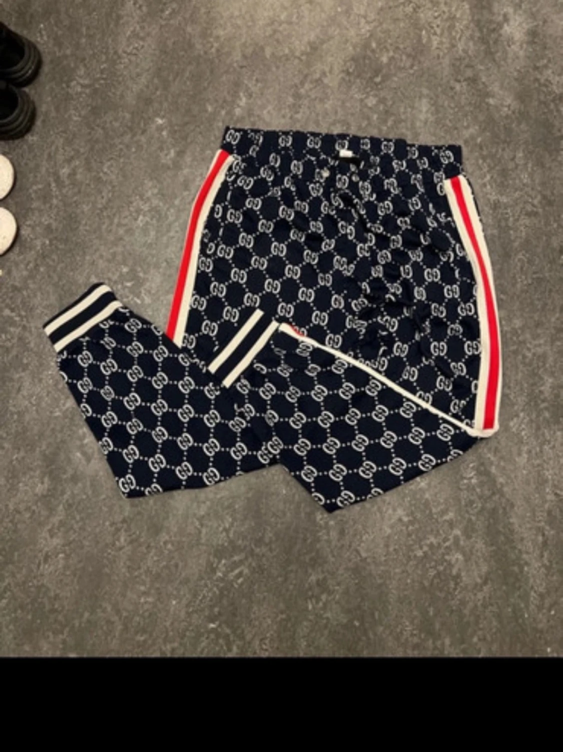 Mörkblå GG-mönstrade shorts från Gucci - 5