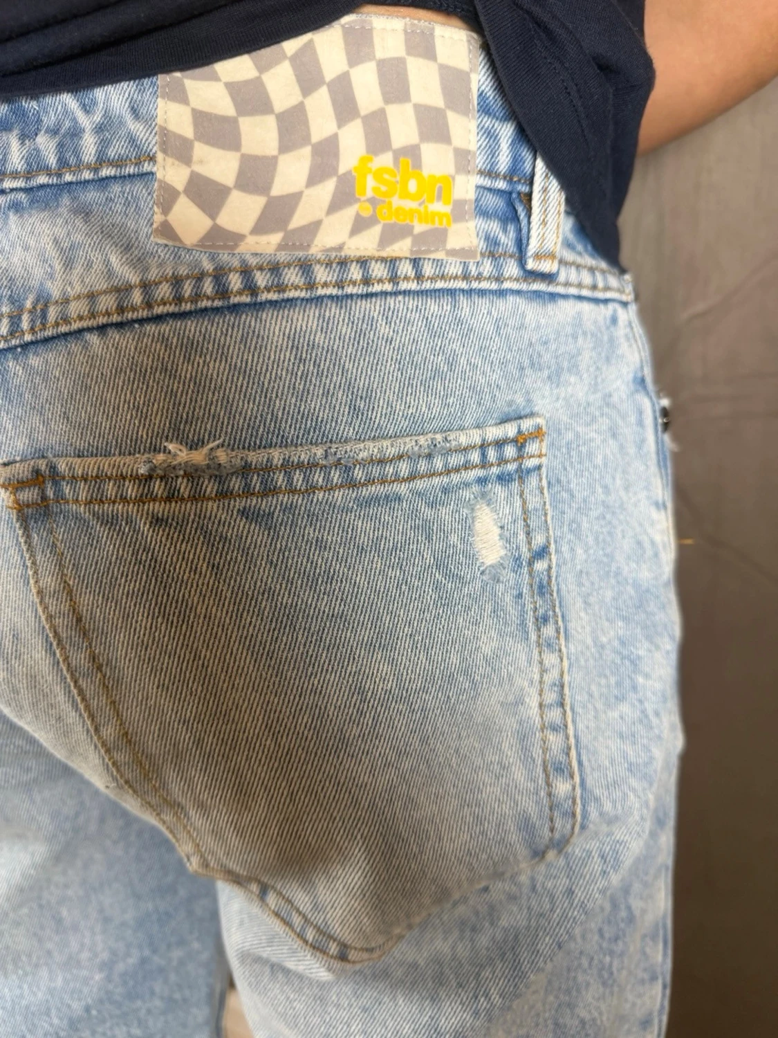 Ljusblå ripped jeans från FSBN Denim - 1