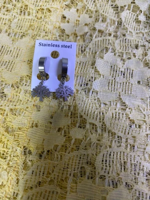 Liv Trä Örhängen  - Helt ny 