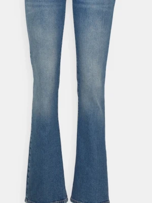 Ltb jeans  - Säljer ett par klassiska blå jeans med bootcut passform. Jeansen har en lätt tvättad look och är tillverkade i tåligt denimtyg. Perfekta för dig som gillar vintagekänsla och bredare ben. 