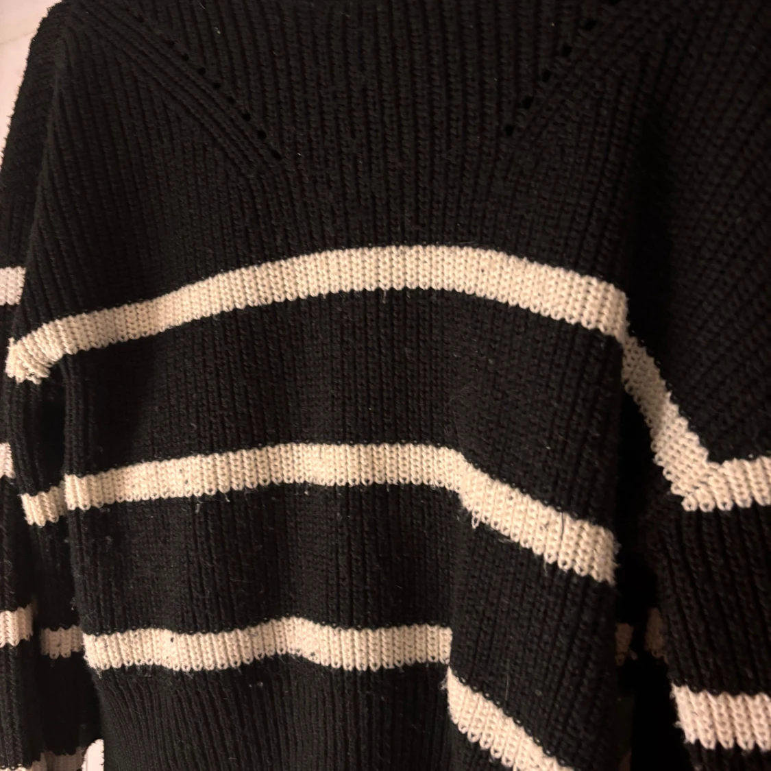 Svartvit randig stickad tröja Kappahl - 2