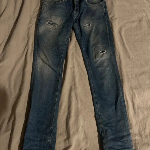 Dondup George jeans storlek 31 - Säljer dessa riktigt goa jeans nästan helt ny inga defekter skick 10/10