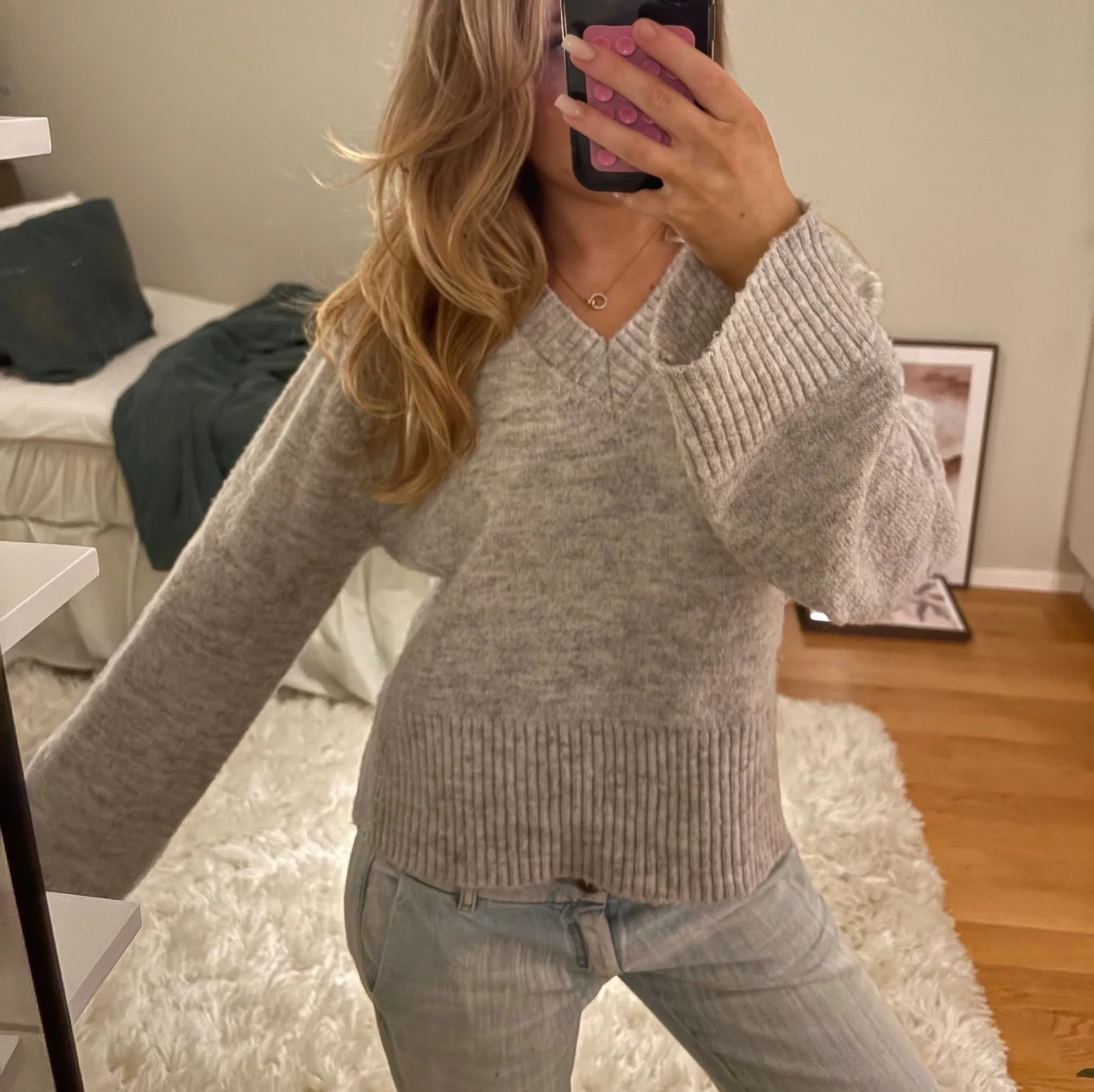 Gråstickad tröja  - 1