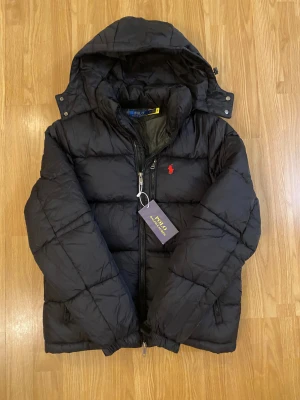 Ralph Lauren Jacka - Helt ny storlek s. För intresse eller funderingar är det bara att skriva😊