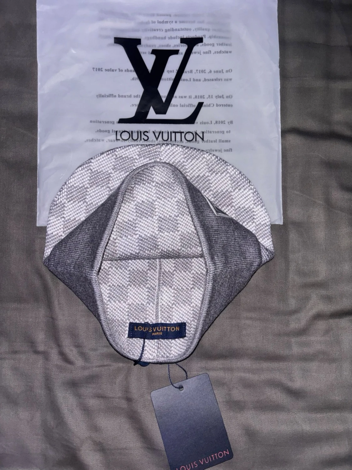 Grå rutig mössa - 2