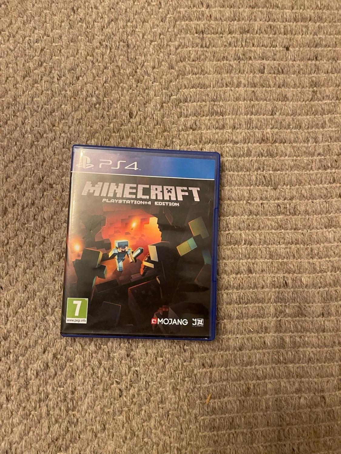 PlayStation 4 med 3 kontroller och 6 spel - 1