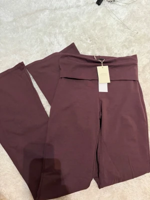 Yoga pants - Aldrig använda! Prislapp kvar, nypris är 359kr 