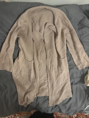 Beige summer thin long shirt - Perfect for beach days! Pretty thin but still coverable #clothes #summer #summervibes #summershirt